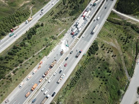 TEM Otoyolu'nda zincirleme kaza; İstanbul yönü trafiğe kapandı