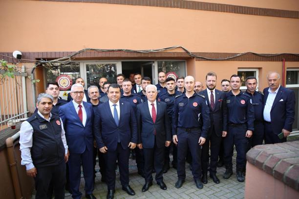 Başkan Bozbey'den, büyükşehir çalışanlarına bayram ziyareti