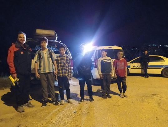 Dağlık alanda kaybolan çocukları AFAD ve polis kurtardı