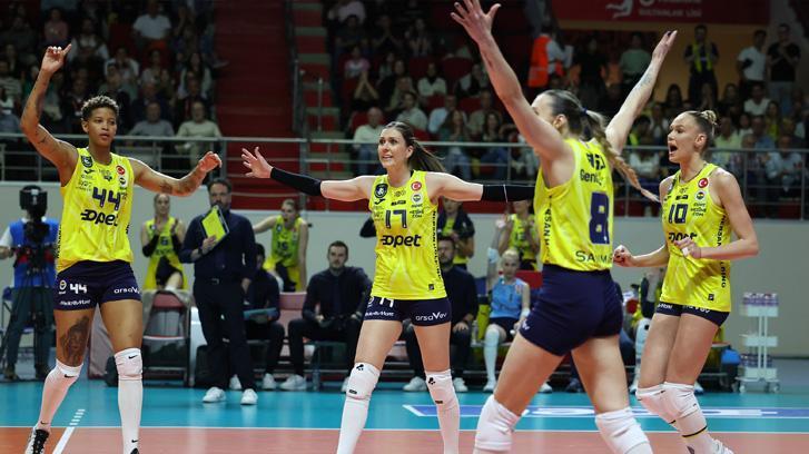 Fenerbahçe Opet, Eczacıbaşı Dynavit'i set vermeden devirdi