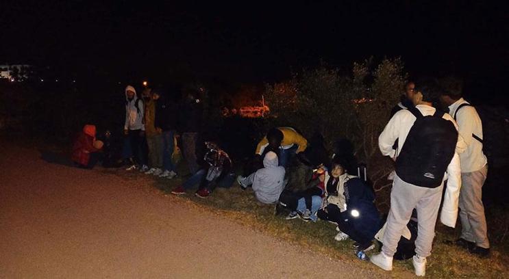 İzmir'de 29 kaçak göçmen yakalandı
