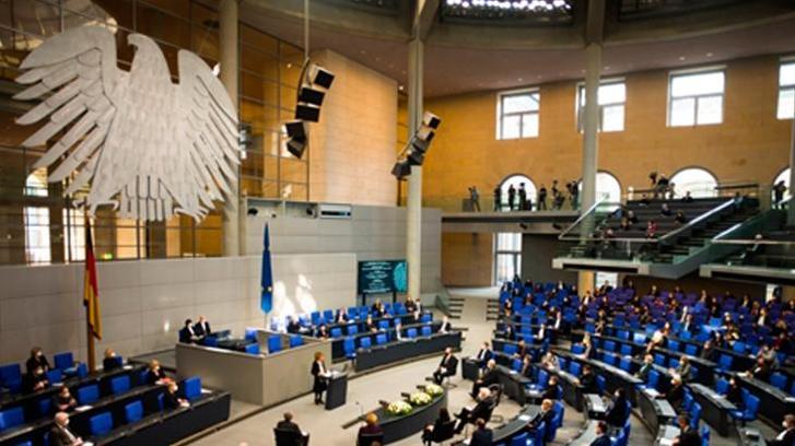 Almanya'da kaos çıktı! Akılalmaz teklifler hükümetin sonunu getirdi