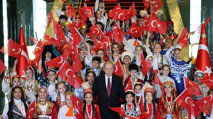 Cumhurbaşkanı Erdoğan'dan 23 Nisan tebriği