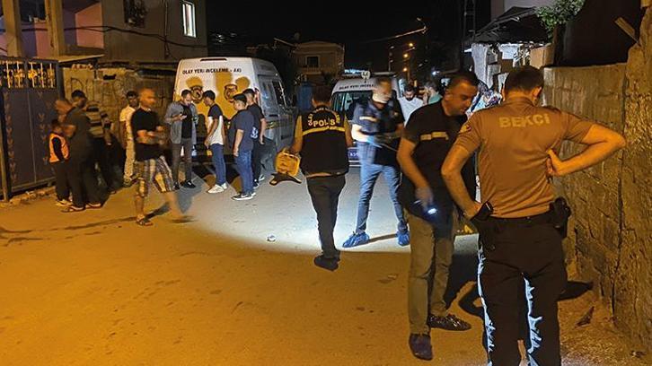 Adana'da kardeşlerin kavgası kanlı bitti: 3 yaralı