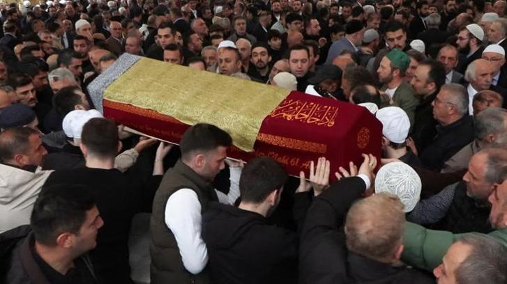 Albayrak Grubu Yönetim Kurulu Başkanı Ahmet Albayrak'ın annesi son yolculuğuna uğurlandı