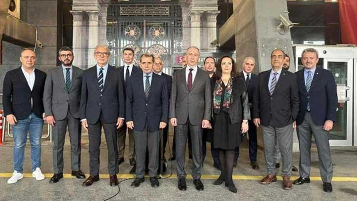 Dursun Özbek'in yönetim kurulu listesi belli oldu