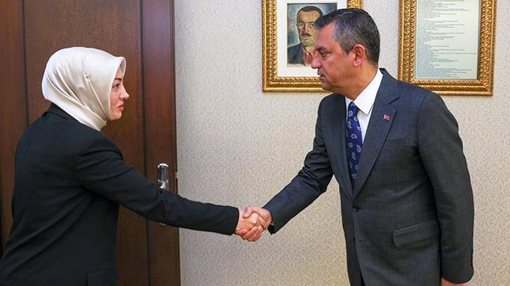 CHP lideri Özgür Özel, Sinan Ateş'in eşi ile görüştü