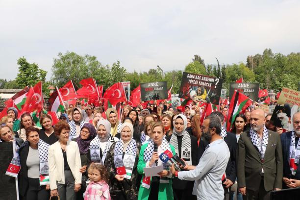 İzmir'de AK Partili kadınlardan Gazzeli anneler için açıklama