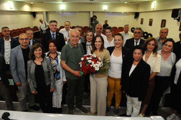 Karşıyaka Belediye Başkanı Ünsal, muhtarlarla buluştu
