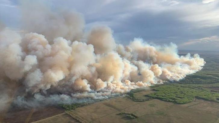 Kanada'da orman yangını! Söndürülemeyince devasa boyutlara ulaştı