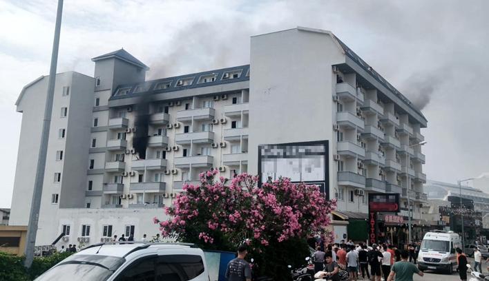 Alanya'da otel lojmanında yangın
