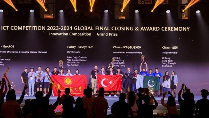 Türk öğrencilerden Çin’de büyük başarı