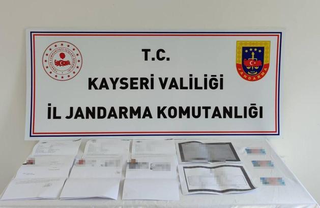 Kayseri'de ehliyet sınavlarında başarısız olanların yerine başkalarını girdiren 4 kişi yakalandı