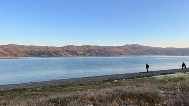Elazığ'da acı olay! Sıcak havada bunaldı Hazar Gölü'ne girip boğuldu