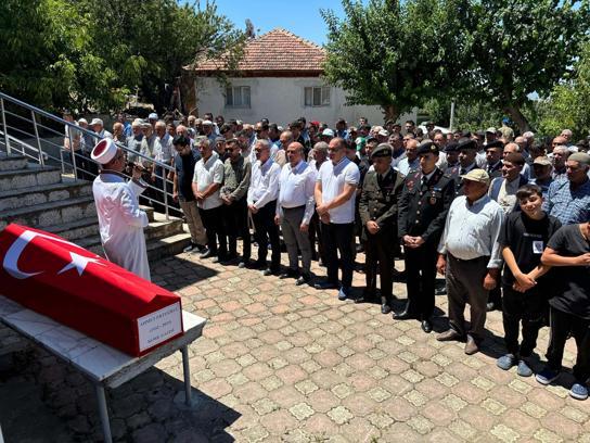 Kore gazisi Ahmet Ertuğrul, askeri törenle son yolculuğuna uğurlandı