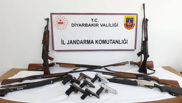 Diyarbakır’da 15 ruhsatsız silah ele geçirildi