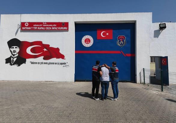 Siirt’te 'Terör örgütüne yardım’ suçundan aranan firari hükümlü, yakalandı