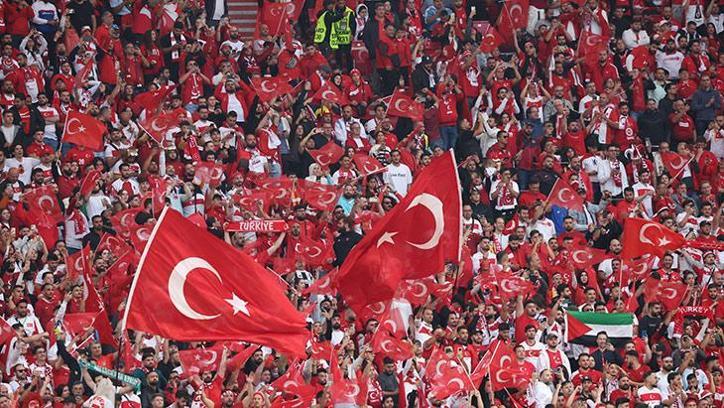 EURO 2024'te UEFA'dan Türkiye'ye para cezası