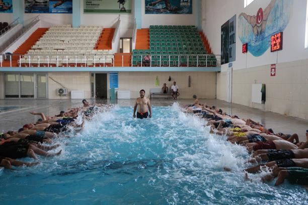 Bingöl’de çocuklar için yaz yüzme kursları başladı