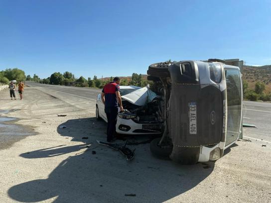 Bingöl’de otomobille kamyonet çarpıştı: 2 yaralı