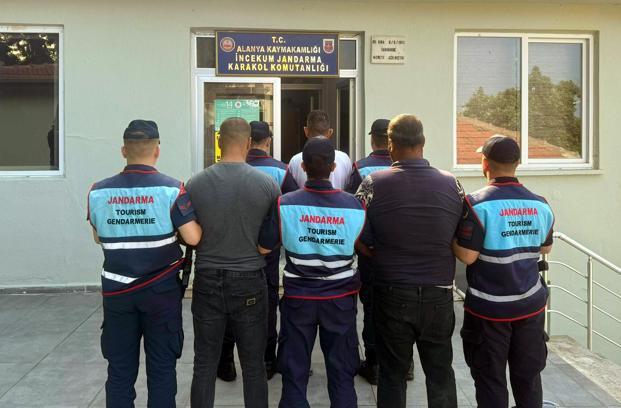 Antalya ve Alanya'da 56 akü çalan 3 şüpheli yakalandı