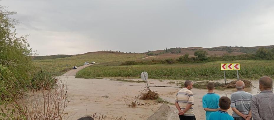 Adana'da sağanak, sel ve taşkına yol açtı