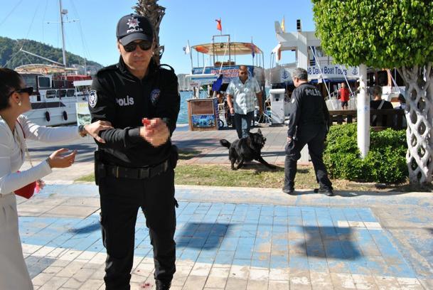 Kurt köpeğinin polislere saldırması kamerada