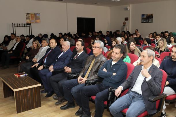 Tokat’ta “Asım’ın İzleri ve Mehmet Akif’in Edebiyata Katkıları” konferansı düzenlendi