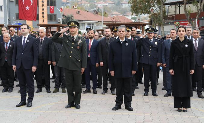 Bucak'ta Atatürk'ü anma töreni