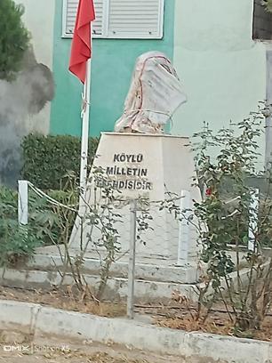 İzmir'de 2 Atatürk büstüne saldırı