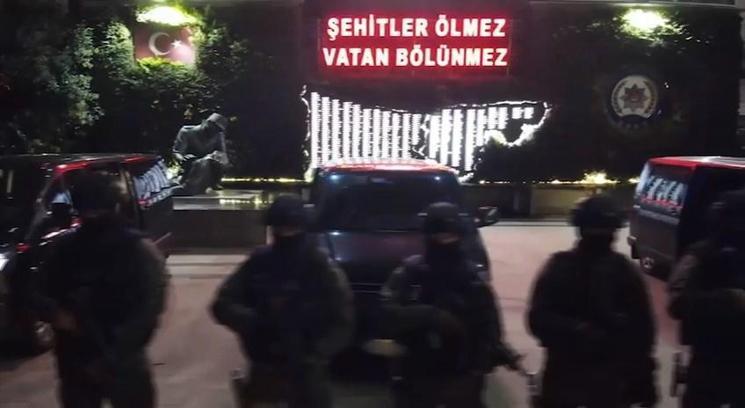 İstanbul-Bağcılar’da terör propagandası yapan 3 kişi gözaltına alındı