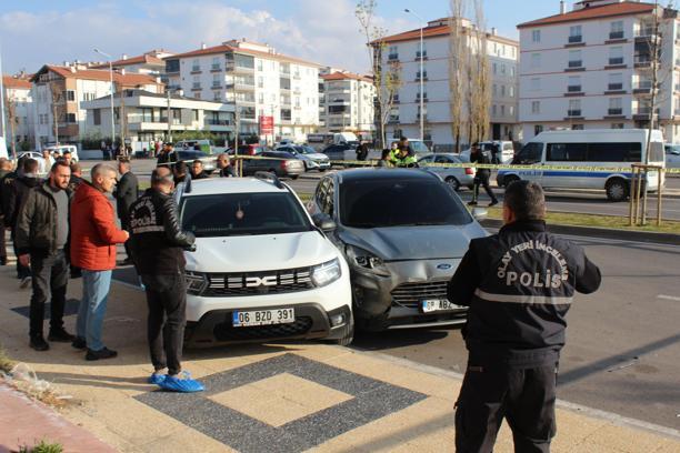 Aksaray'da park yeri kavgası: 1'i polis 3 yaralı