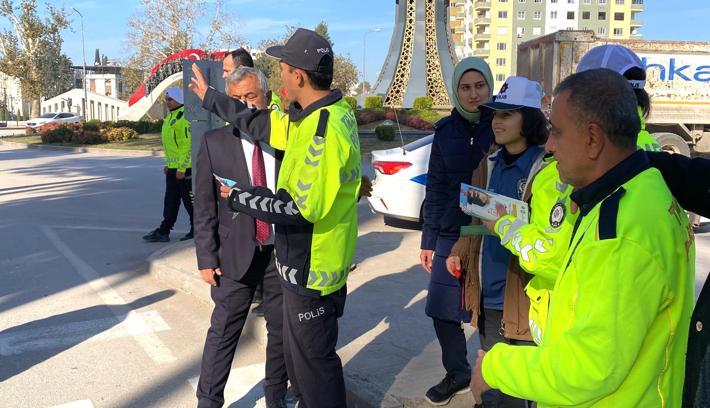 Osmaniye’de engelli bireyler, temsili trafik uygulaması yaptı