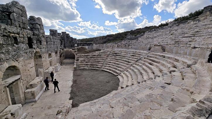 Kış geldi, Medusa mozaiğinin üzeri kapatıldı