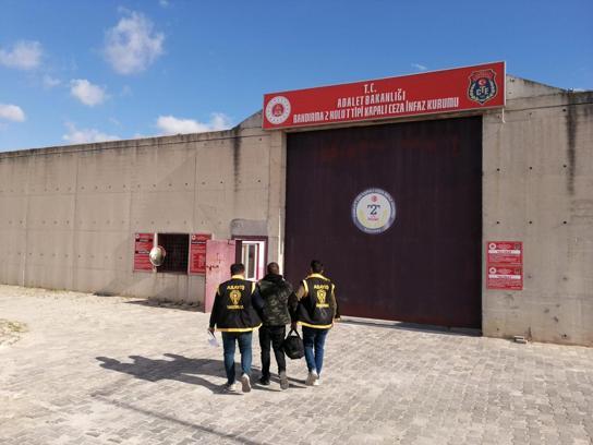 Aranan hükümlü, dövme randevusunda yakalandı