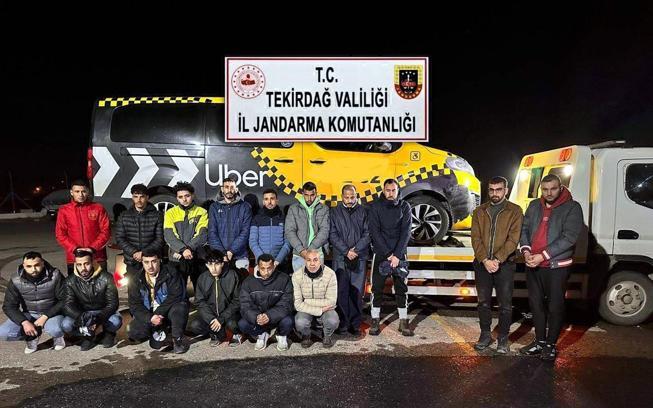 Tekirdağ'da 14 göçmen ile 2 organizatör yakalandı