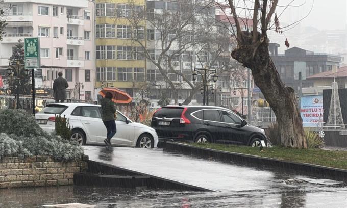 Tekirdağ’da sağanak etkili oldu