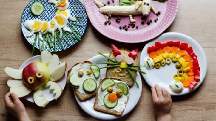 Çocuğunuza yemek yedirmek için pratik çözümler! Yemek savaşlarına son