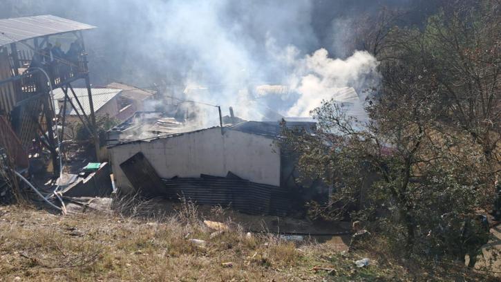 Yangın çıkan ev kullanılamaz hale geldi