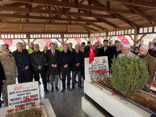 Şehit Fethi Sekin, Elazığ'da mezarı başında anıldı