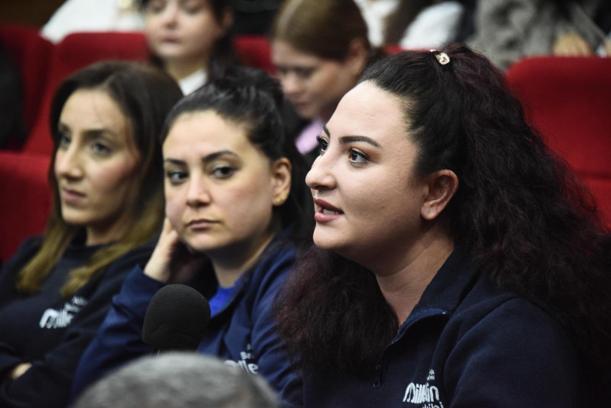 Aliağa Belediyesi personeline ' 'Toplumsal Cinsiyet Eşitliği, Şiddet ve Haklar' eğitimi