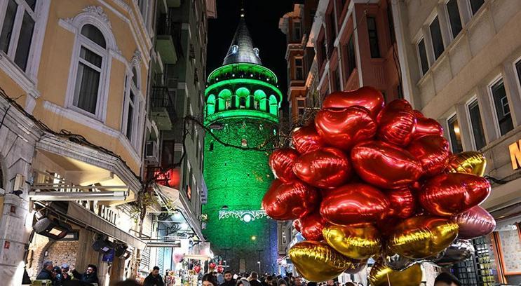 Galata Kulesi farkındalık için yeşile büründü! İşte sebebi