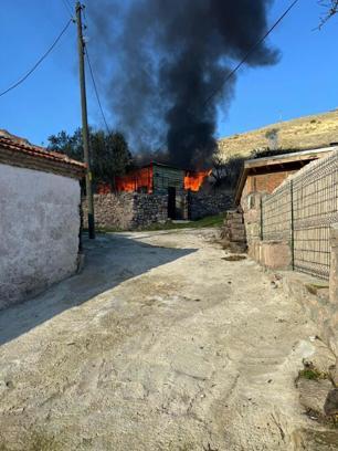 Çanakkale'de Yangın: Müstakil Ev Kullanılamaz Hale Geldi