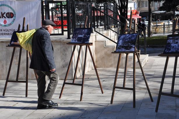 Kütahya’da "Kanlı Ocak Fotoğraf Sergisi" ziyarete açıldı