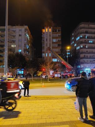 Adana'da korkutan ev yangını