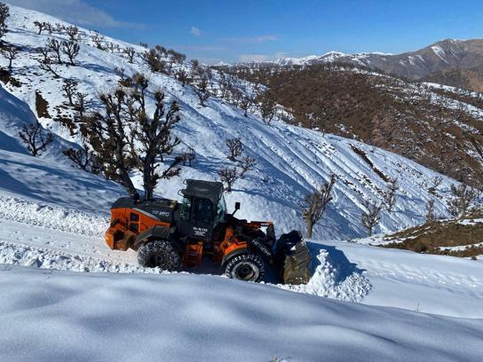 Sason'da 14 yerleşim yerinin yolu kardan kapandı