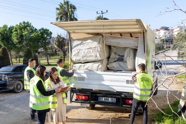 Manavgat Belediyesi'nden vatandaşlara yardım eli