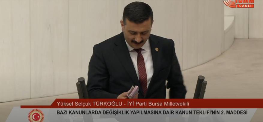 TBMM Genel Kurulu'nda, en düşük emekli aylığının artırılmasına ilişkin kanun maddesi kabul edildi