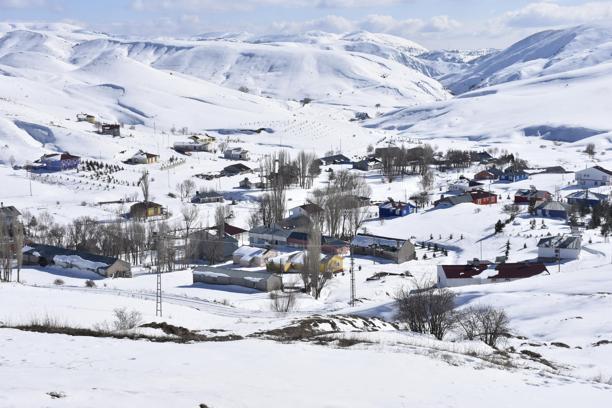 Kızıldağ'ın zirvesindeki köyde sadece 2 mevsim görülüyor