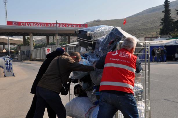 Suriyeli öğretmenden meslektaşlarına çağrı: Çocuklarımızın eğitimi için ülkenize dönün